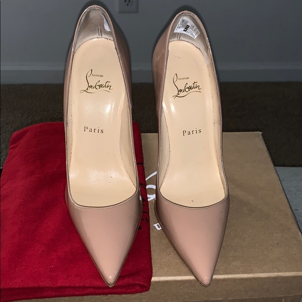 Shoe